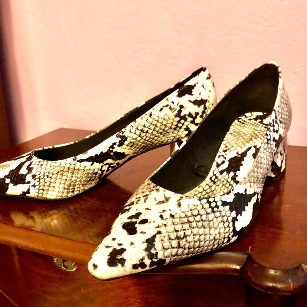 Shoes - Picture 2 of 8